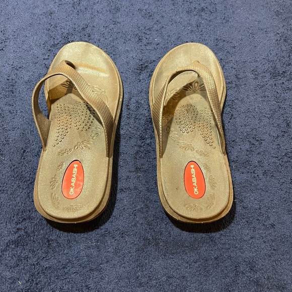 Okabashi women’s sandals! Size Medium! - Picture 4 of 4